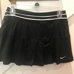 Women’s Nike dry fit tennis skirt NWT